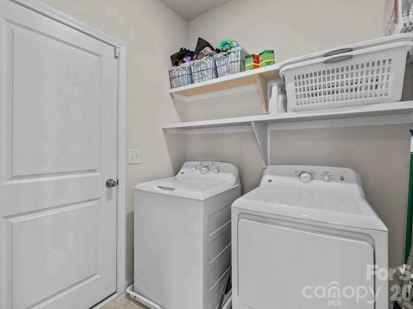18045 Stark Way, Charlotte, NC 28278.  MLS# CAR4394872, YatesRealty ID 35091. 