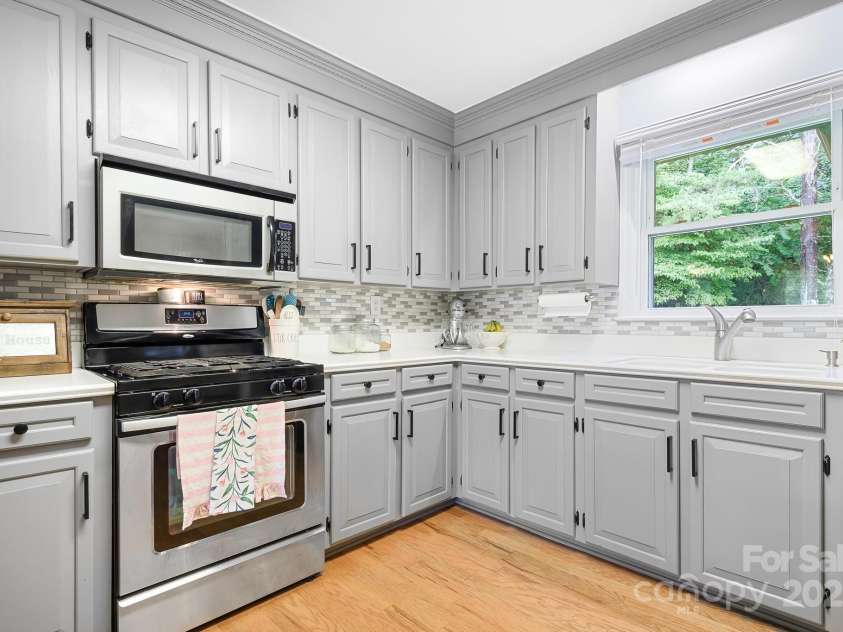 111 Devonshire Court, Mooresville, NC 28115.  MLS# CAR4289812, YatesRealty ID 35092. 