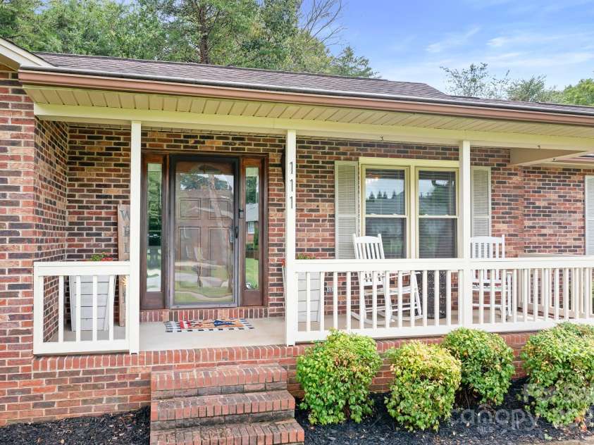 111 Devonshire Court, Mooresville, NC 28115.  MLS# CAR4289812, YatesRealty ID 35092. 