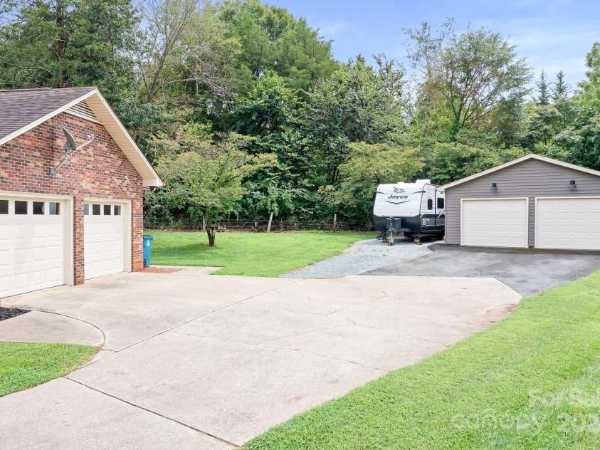 111 Devonshire Court, Mooresville, NC 28115.  MLS# CAR4289812, YatesRealty ID 35092. 