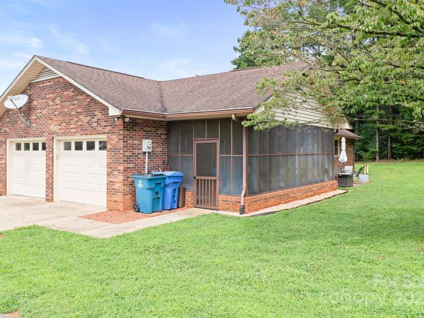 111 Devonshire Court, Mooresville, NC 28115.  MLS# CAR4289812, YatesRealty ID 35092. 
