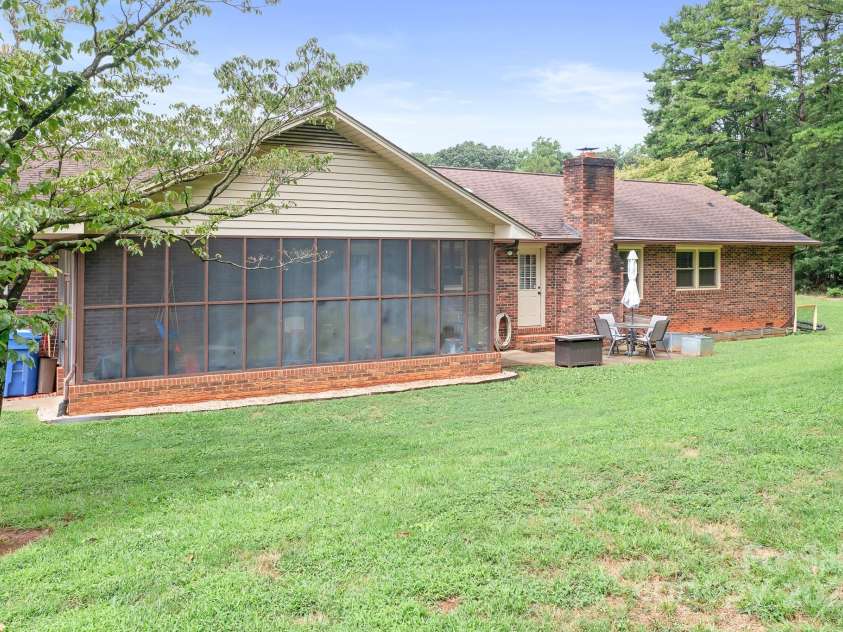 111 Devonshire Court, Mooresville, NC 28115.  MLS# CAR4289812, YatesRealty ID 35092. 