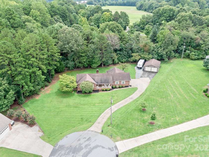 111 Devonshire Court, Mooresville, NC 28115.  MLS# CAR4289812, YatesRealty ID 35092. 
