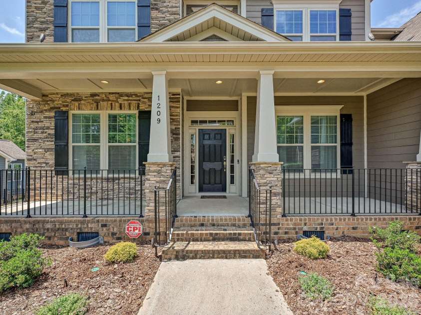 1209 Vickery Drive, Matthews, NC 28104.  MLS# CAR4342502, YatesRealty ID 35092. 