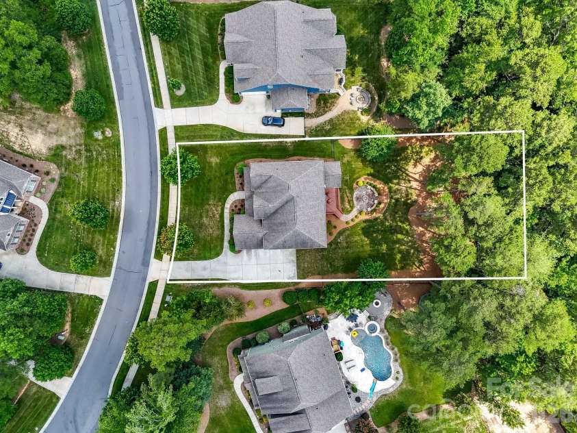 1209 Vickery Drive, Matthews, NC 28104.  MLS# CAR4342502, YatesRealty ID 35092. 