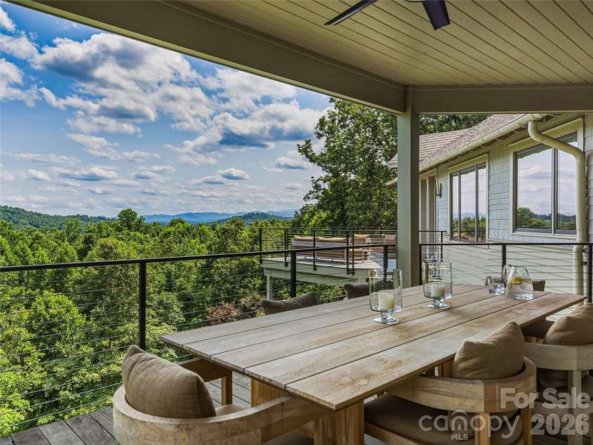 47 Garland Drive, Asheville, NC 28804.  MLS# CAR4391686, YatesRealty ID 35093. 