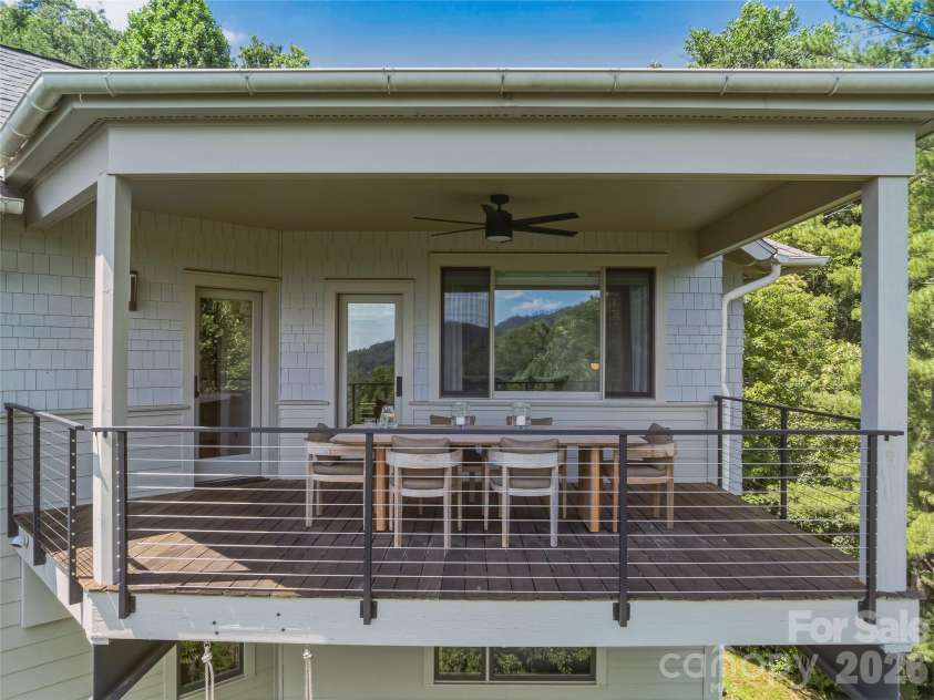 47 Garland Drive, Asheville, NC 28804.  MLS# CAR4391686, YatesRealty ID 35093. 