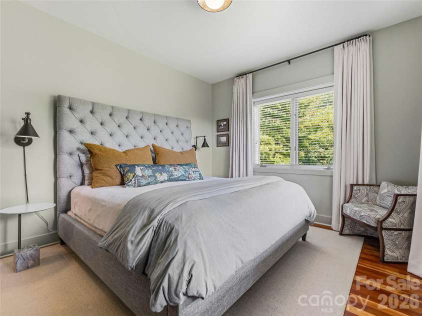 47 Garland Drive, Asheville, NC 28804.  MLS# CAR4391686, YatesRealty ID 35093. 