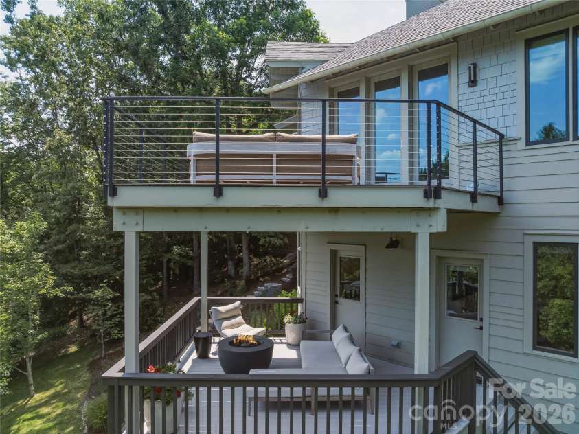 47 Garland Drive, Asheville, NC 28804.  MLS# CAR4391686, YatesRealty ID 35093. 