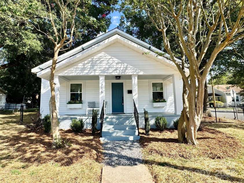 716 Spruce Street, Mooresville, NC 28115.  MLS# CAR4297588, YatesRealty ID 35095. 