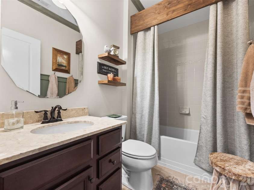 8477 Whitworth Avenue, Harrisburg, NC 28075.  MLS# CAR4399268, YatesRealty ID 35095. Full Bathroom #2 - Main