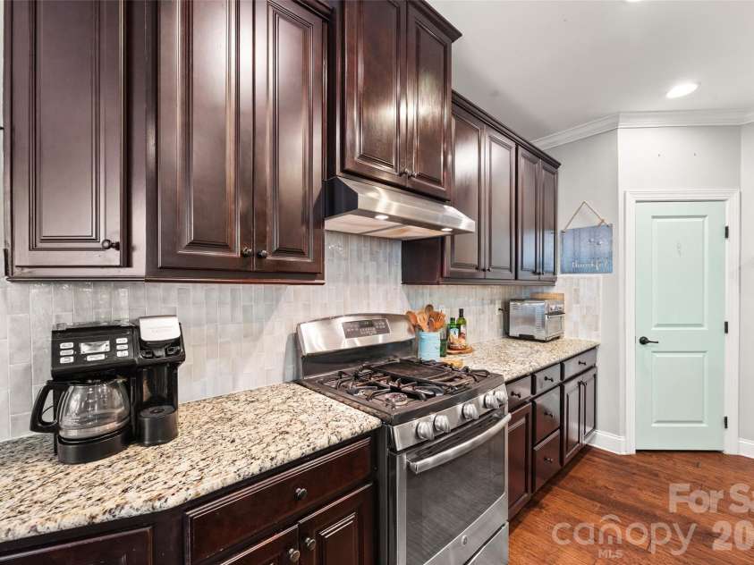 8477 Whitworth Avenue, Harrisburg, NC 28075.  MLS# CAR4399268, YatesRealty ID 35095. Kitchen