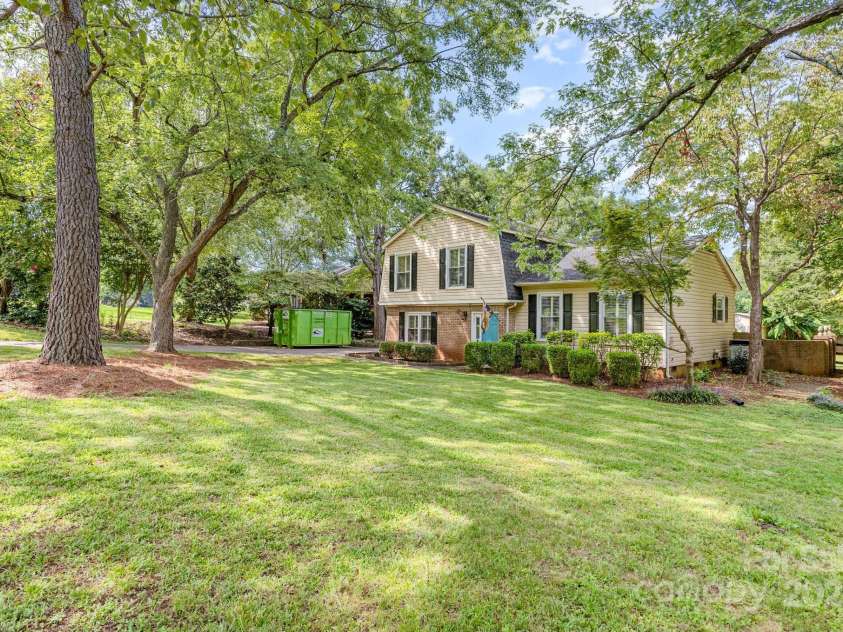 2241 Gaines Avenue, Gastonia, NC 28054.  MLS# CAR4284990, YatesRealty ID 35096. 