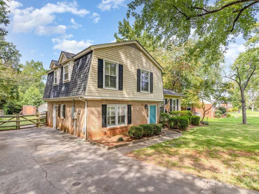 2241 Gaines Avenue, Gastonia, NC 28054.  MLS# CAR4284990, YatesRealty ID 35096. 