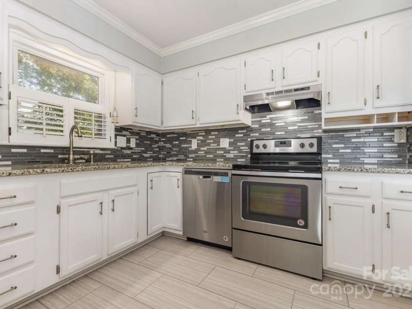 2241 Gaines Avenue, Gastonia, NC 28054.  MLS# CAR4284990, YatesRealty ID 35096. 