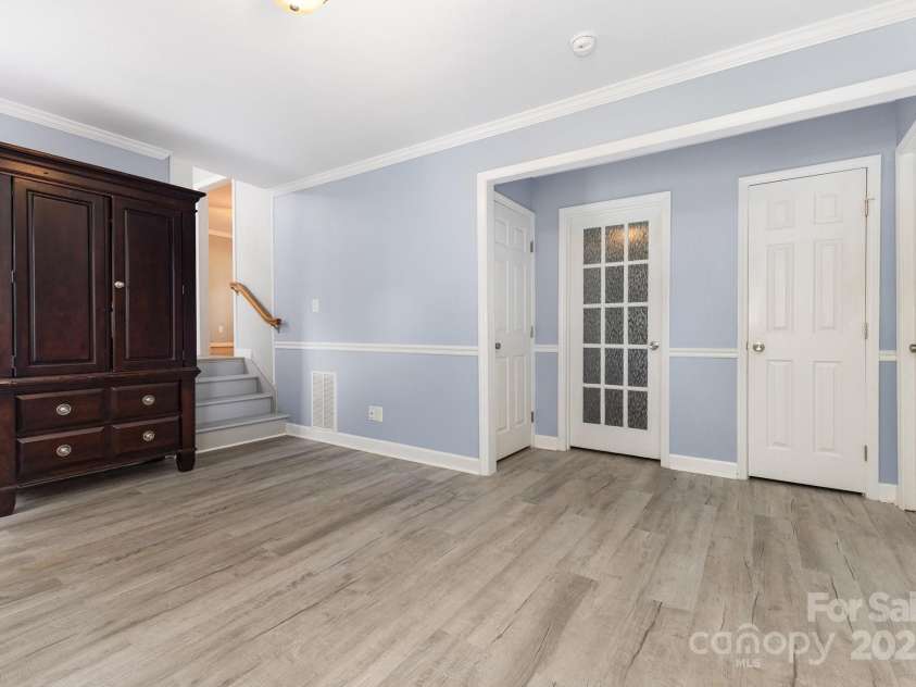 2241 Gaines Avenue, Gastonia, NC 28054.  MLS# CAR4284990, YatesRealty ID 35096. 