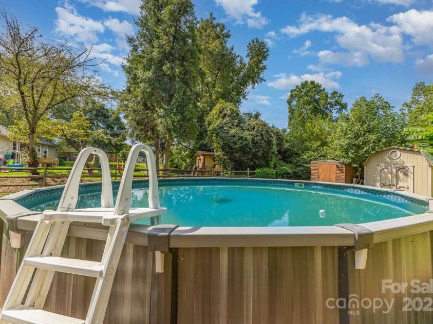 2241 Gaines Avenue, Gastonia, NC 28054.  MLS# CAR4284990, YatesRealty ID 35096. 