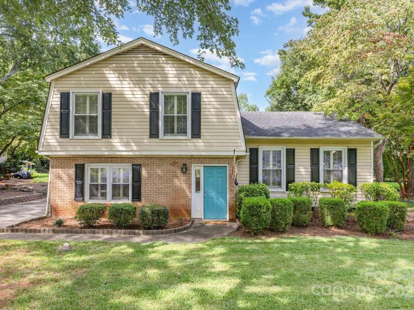 2241 Gaines Avenue, Gastonia, NC 28054.  MLS# CAR4284990, YatesRealty ID 35096. 