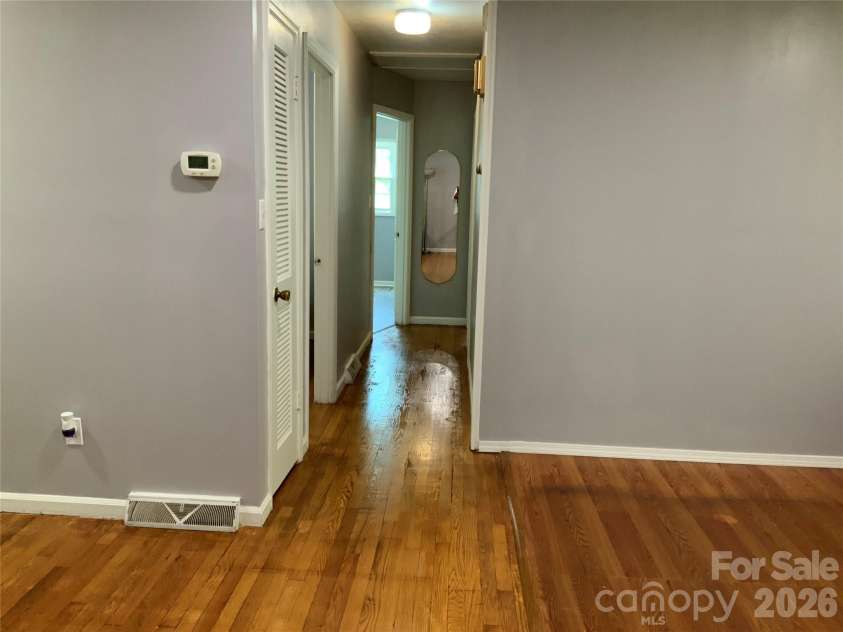 44 Rathfarnham Road, Asheville, NC 28803.  MLS# CAR4400522, YatesRealty ID 35097. 
