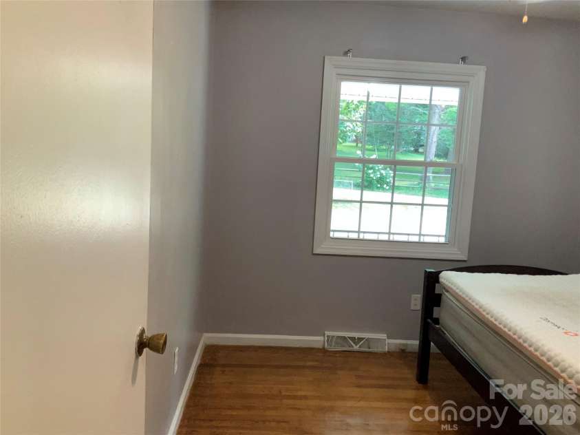 44 Rathfarnham Road, Asheville, NC 28803.  MLS# CAR4400522, YatesRealty ID 35097. 