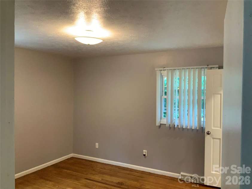 44 Rathfarnham Road, Asheville, NC 28803.  MLS# CAR4400522, YatesRealty ID 35097. 