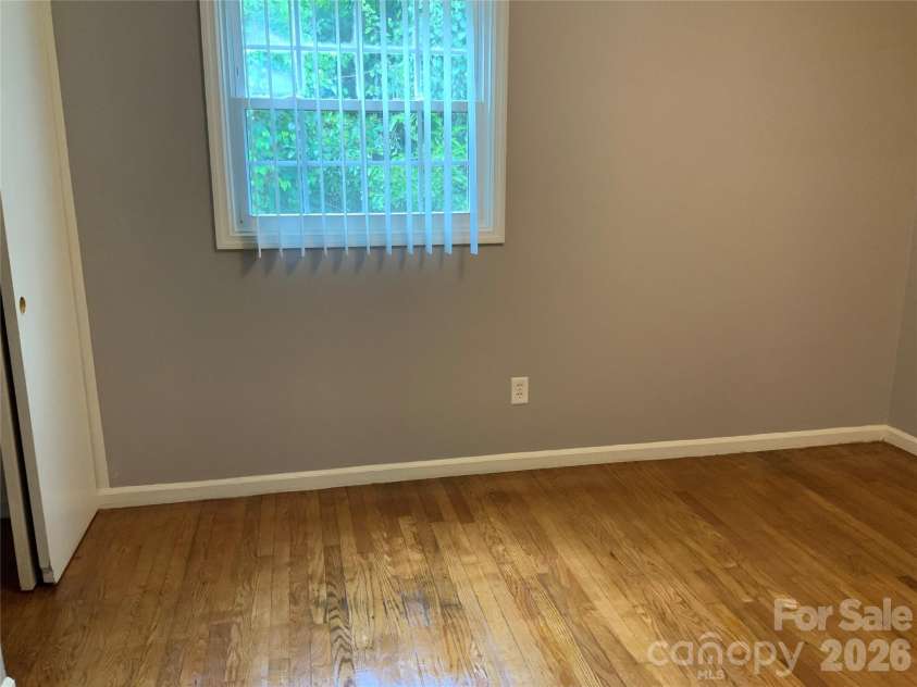 44 Rathfarnham Road, Asheville, NC 28803.  MLS# CAR4400522, YatesRealty ID 35097. 