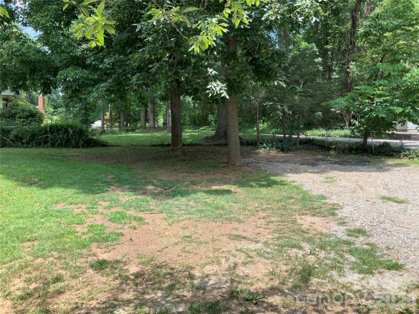 44 Rathfarnham Road, Asheville, NC 28803.  MLS# CAR4400522, YatesRealty ID 35097. 