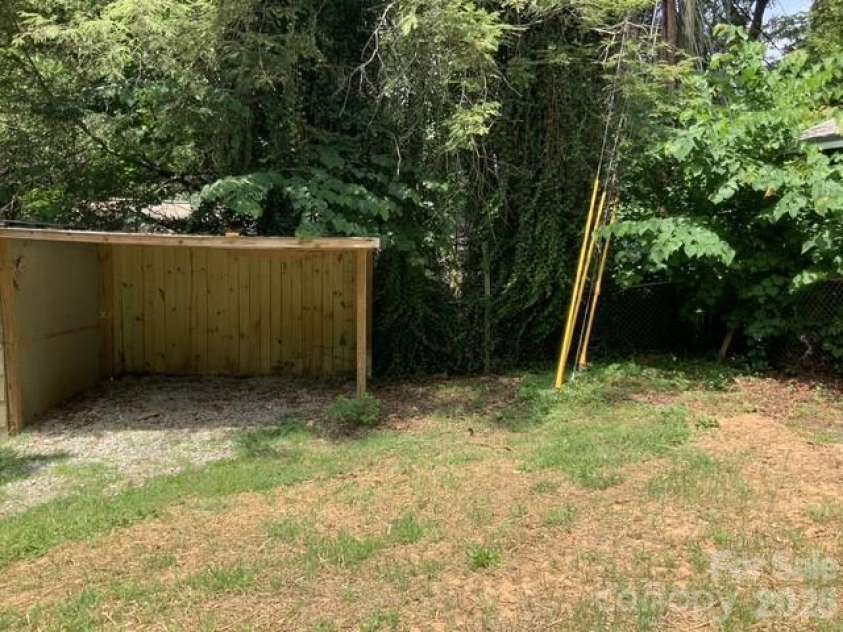 44 Rathfarnham Road, Asheville, NC 28803.  MLS# CAR4400522, YatesRealty ID 35097. 