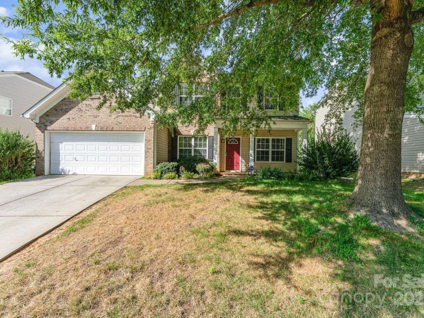 9006 Gailes Drive, Charlotte, NC 28278.  MLS# CAR4276201, YatesRealty ID 35097. 