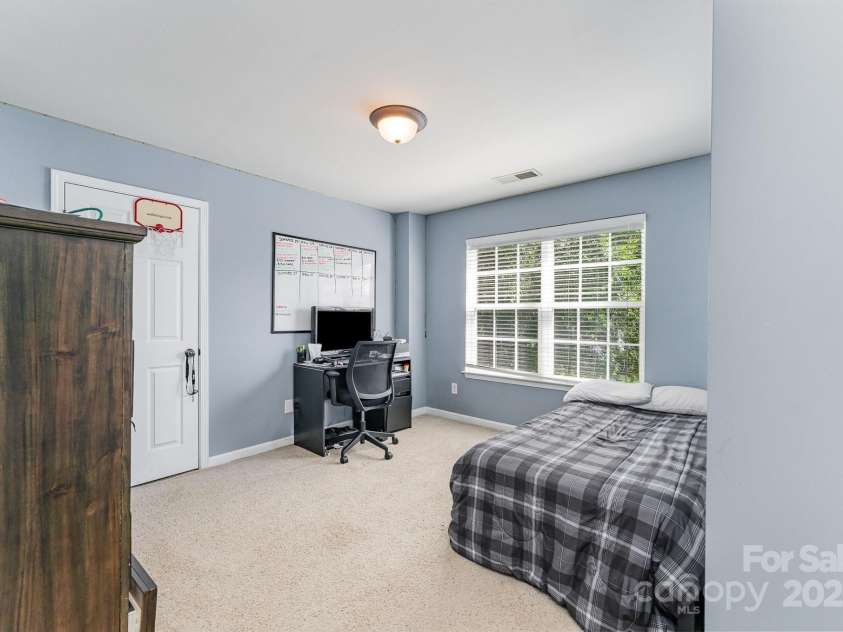9006 Gailes Drive, Charlotte, NC 28278.  MLS# CAR4276201, YatesRealty ID 35097. 