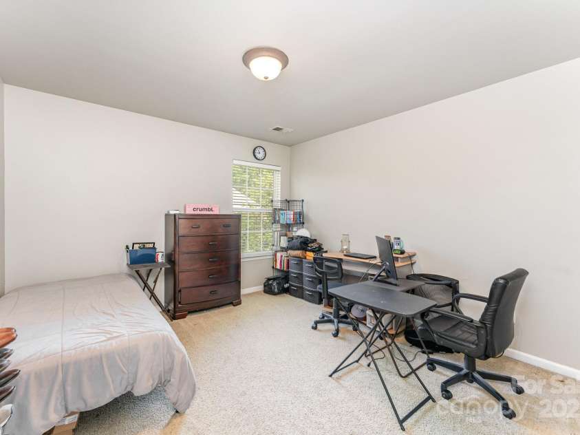 9006 Gailes Drive, Charlotte, NC 28278.  MLS# CAR4276201, YatesRealty ID 35097. 