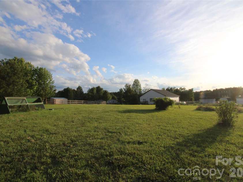 104 Waynes Place, Kings Mountain, NC 28086.  MLS# CAR4400434, YatesRealty ID 35098. 
