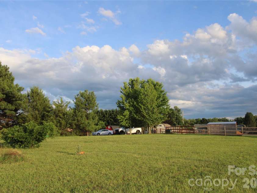 104 Waynes Place, Kings Mountain, NC 28086.  MLS# CAR4400434, YatesRealty ID 35098. 