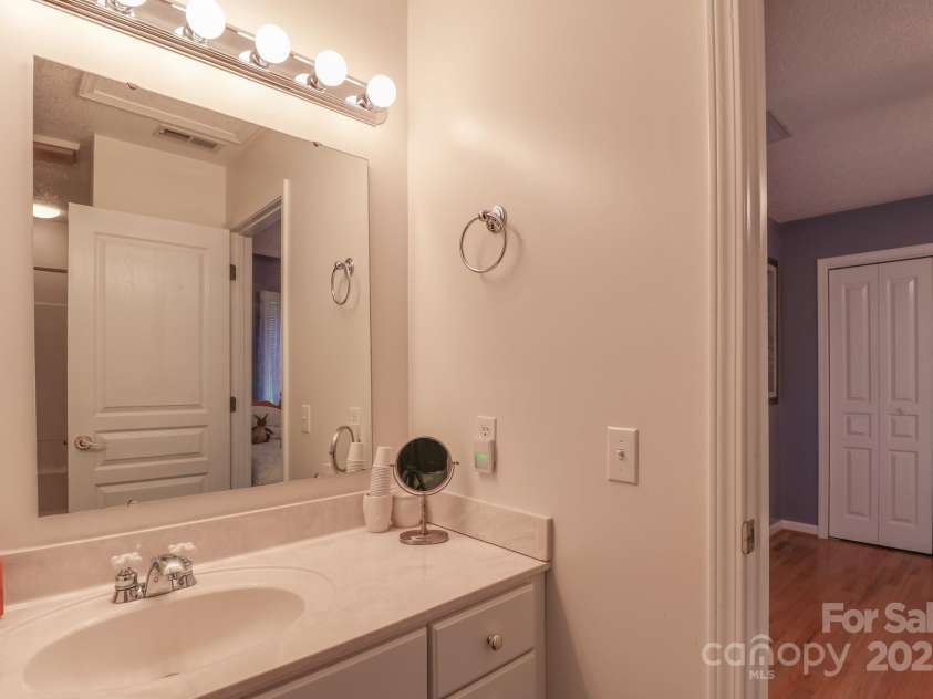 51 Windy Acres Drive, Fairview, NC 28730.  MLS# CAR4297537, YatesRealty ID 35098. Full bath 3rd bedroom