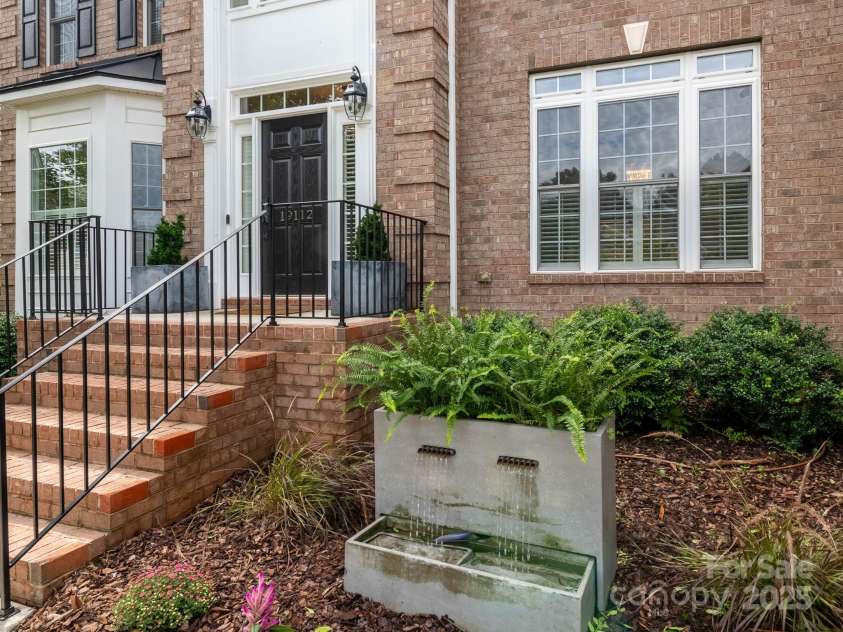 19112 Glouster Court, Cornelius, NC 28031.  MLS# CAR4291361, YatesRealty ID 35099. 