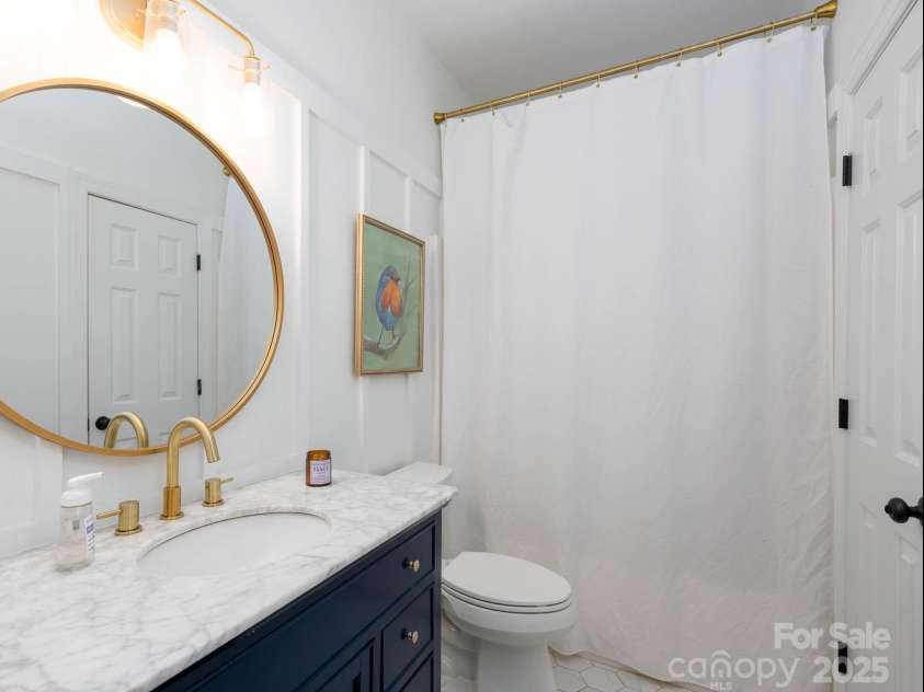 19112 Glouster Court, Cornelius, NC 28031.  MLS# CAR4291361, YatesRealty ID 35099. Full bath on main level