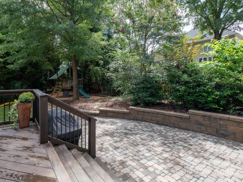 19112 Glouster Court, Cornelius, NC 28031.  MLS# CAR4291361, YatesRealty ID 35099. Maximum use and minimal work with this landscape design