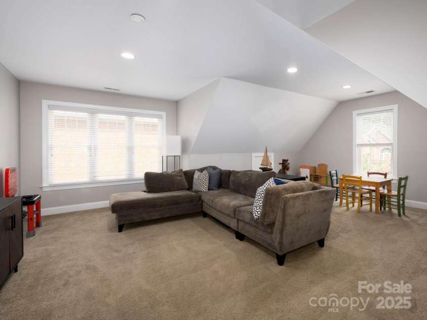 19112 Glouster Court, Cornelius, NC 28031.  MLS# CAR4291361, YatesRealty ID 35099. So many options with this dedicated bonus room