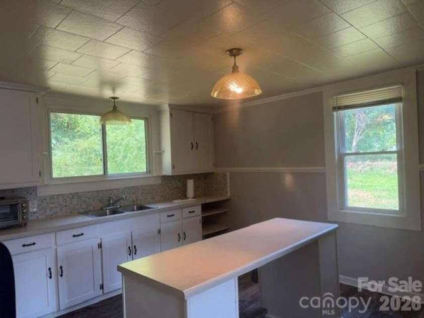 812 Mill Street, Albemarle, NC 28001.  MLS# CAR4400622, YatesRealty ID 35099. Kitchen