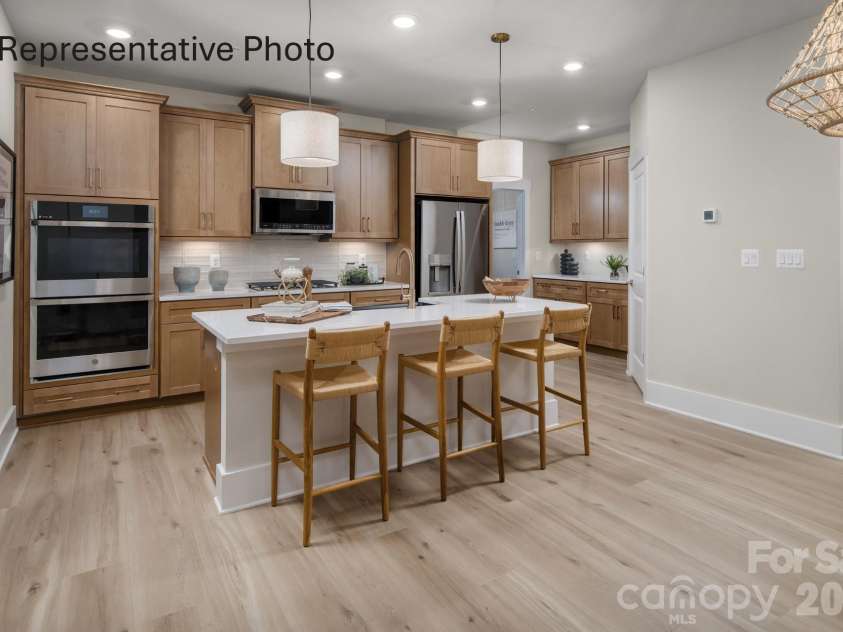 1425 Twin Leaf Road, Fort Mill, SC 29715.  MLS# CAR4400470, YatesRealty ID 35101. Electric cooktop