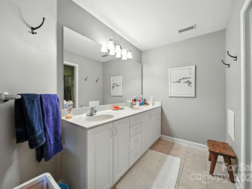 510 7th Street, Conover, NC 28613.  MLS# CAR4297080, YatesRealty ID 35101. 