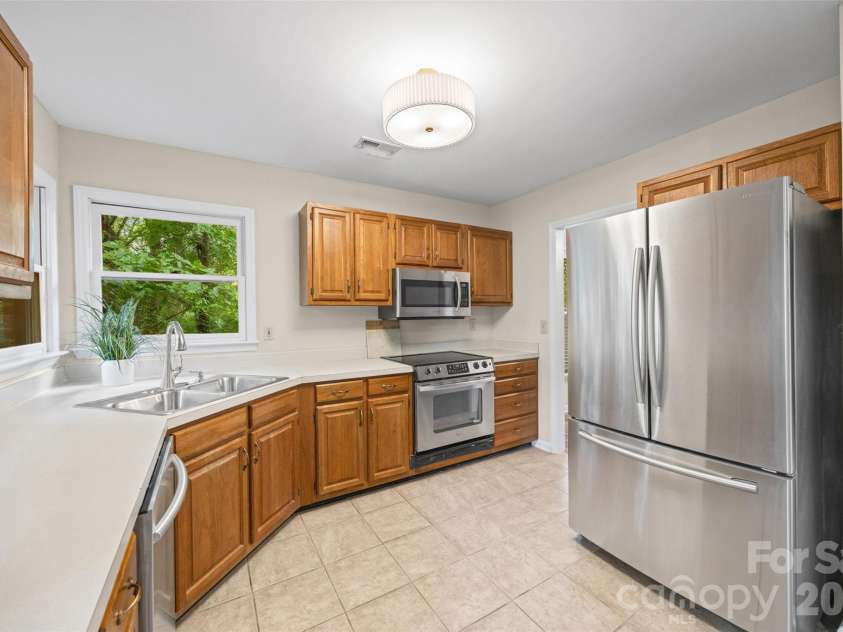 5053 Suwarrow Court, Tega Cay, SC 29708.  MLS# CAR4395650, YatesRealty ID 35103. 