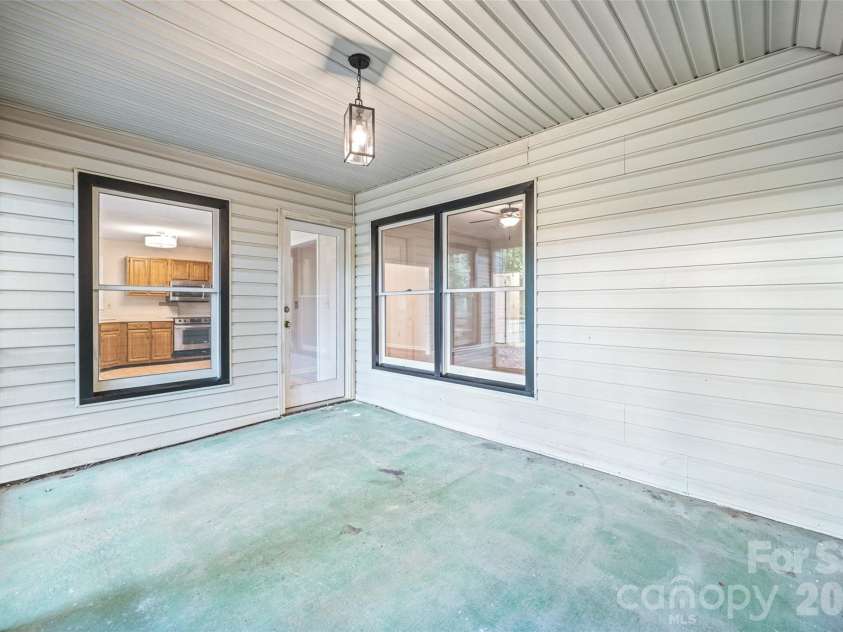 5053 Suwarrow Court, Tega Cay, SC 29708.  MLS# CAR4395650, YatesRealty ID 35103. 
