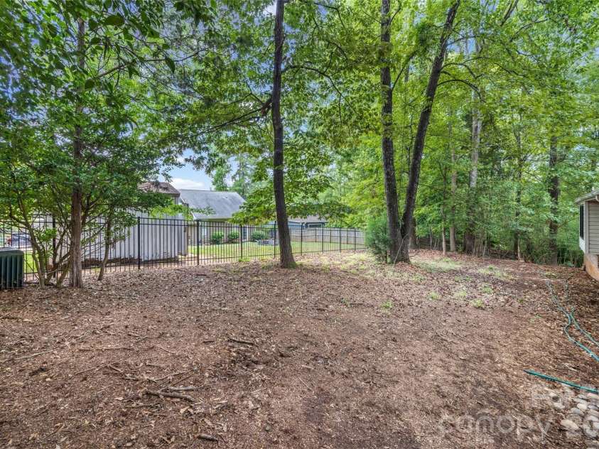 5053 Suwarrow Court, Tega Cay, SC 29708.  MLS# CAR4395650, YatesRealty ID 35103. 