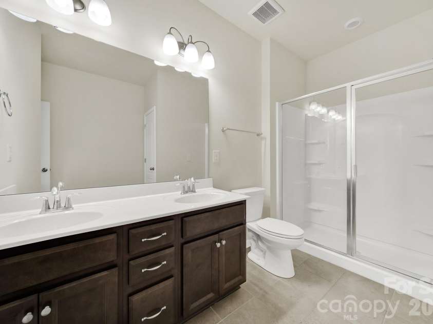 10328 Ebbets Road, Charlotte, NC 28273.  MLS# CAR4409878, YatesRealty ID 35104. Bathroom on Main