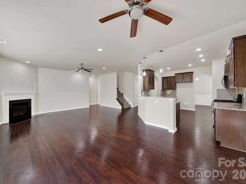 10328 Ebbets Road, Charlotte, NC 28273.  MLS# CAR4409878, YatesRealty ID 35104. Breakfast Area