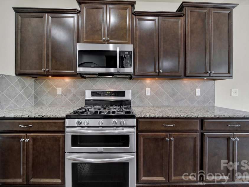 10328 Ebbets Road, Charlotte, NC 28273.  MLS# CAR4409878, YatesRealty ID 35104. Kitchen