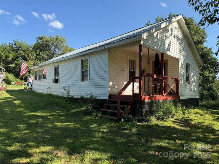 353 Perkins Road, Bakersville, NC 28705.  MLS# CAR4297635, YatesRealty ID 35104. 