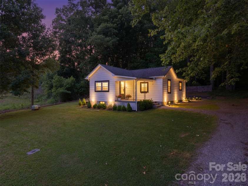 1320 Tom Fox Street, Morganton, NC 28655.  MLS# CAR4397352, YatesRealty ID 35105. 