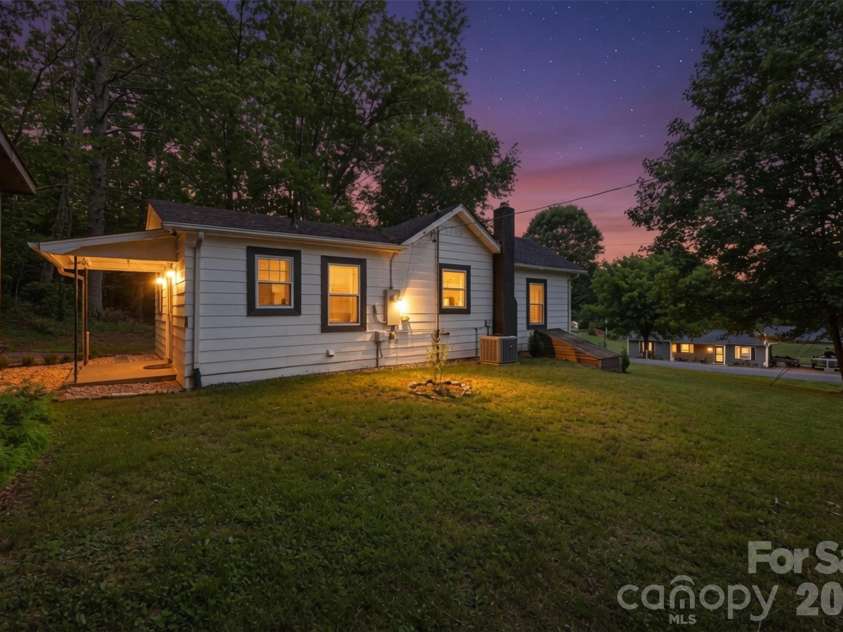 1320 Tom Fox Street, Morganton, NC 28655.  MLS# CAR4397352, YatesRealty ID 35105. 